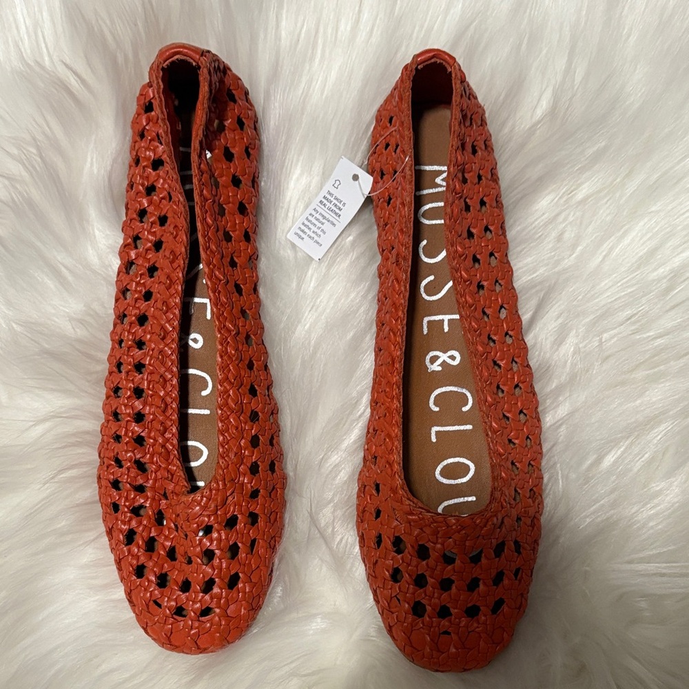 Musse & Cloud Women's Brick Red Woven Flats